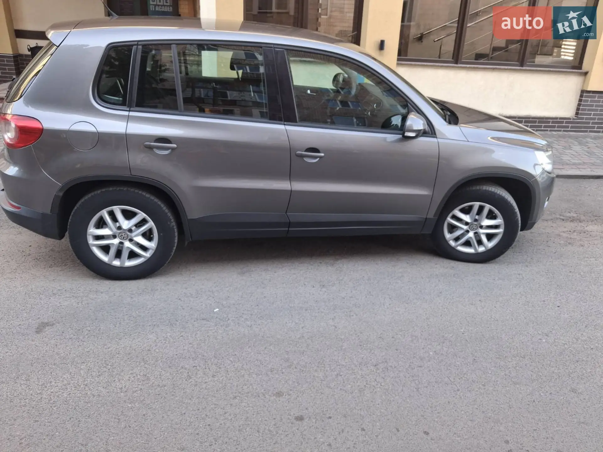 2010 Volkswagen Tiguan - мініатюра 2