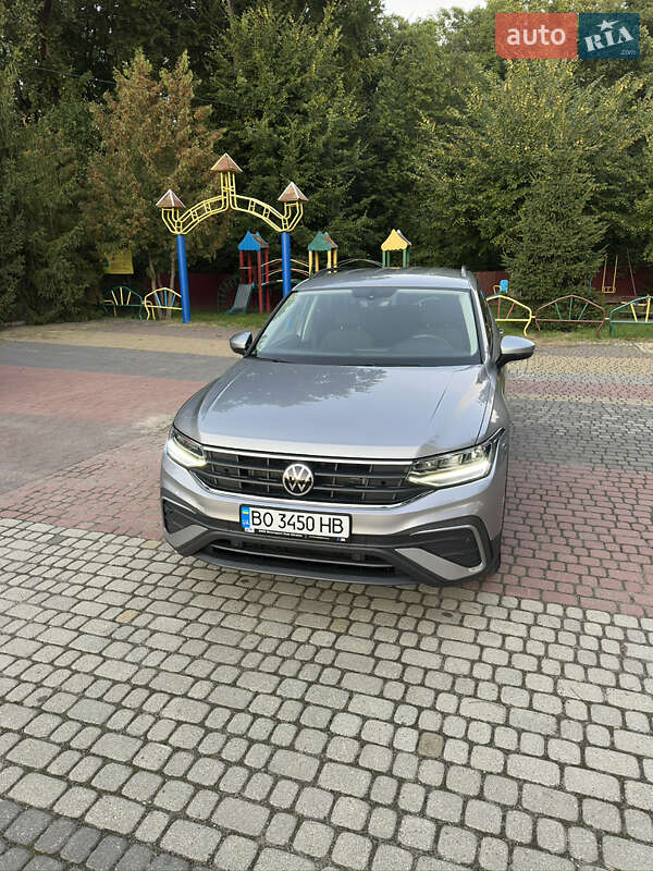 Внедорожник / Кроссовер Volkswagen Tiguan 2023 в Тернополе