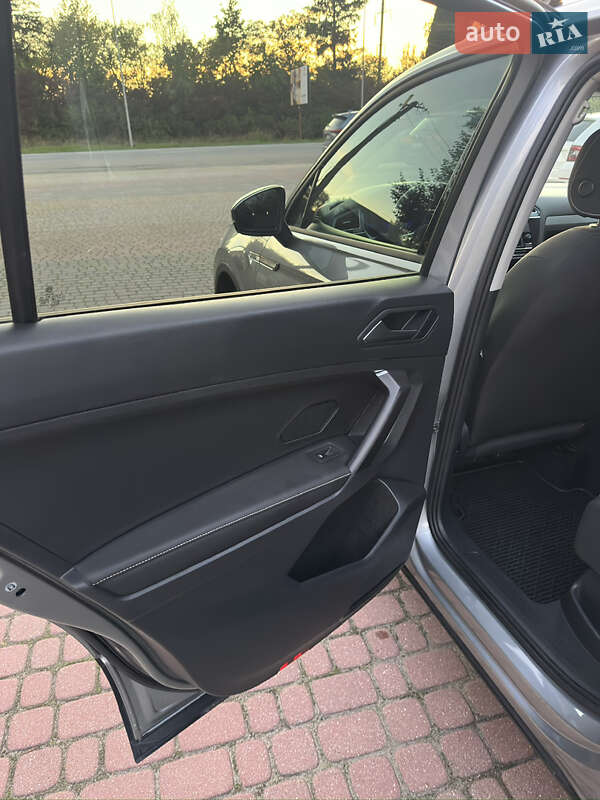 Внедорожник / Кроссовер Volkswagen Tiguan 2023 в Тернополе