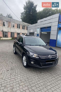 Внедорожник / Кроссовер Volkswagen Tiguan 2011 в Львове