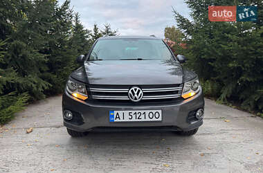 Внедорожник / Кроссовер Volkswagen Tiguan 2011 в Гатном