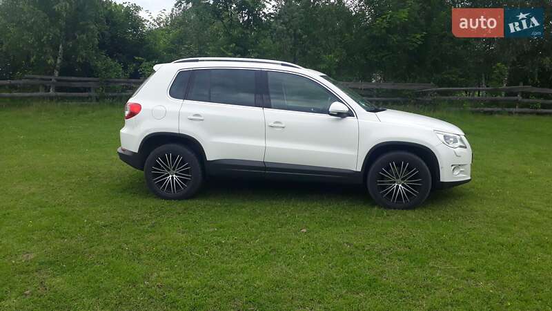 Volkswagen Tiguan 2010 Volkswagen Tiguan 2010