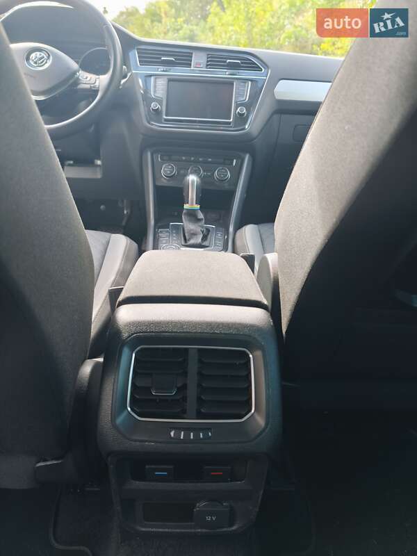 Внедорожник / Кроссовер Volkswagen Tiguan 2016 в Киеве