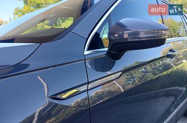 Внедорожник / Кроссовер Volkswagen Tiguan 2021 в 
