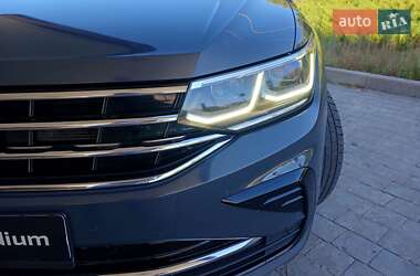 Внедорожник / Кроссовер Volkswagen Tiguan 2021 в 