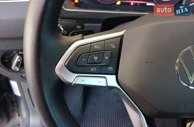 Внедорожник / Кроссовер Volkswagen Tiguan 2021 в 