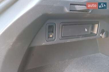 Внедорожник / Кроссовер Volkswagen Tiguan 2021 в 
