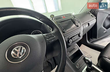 Внедорожник / Кроссовер Volkswagen Tiguan 2011 в 
