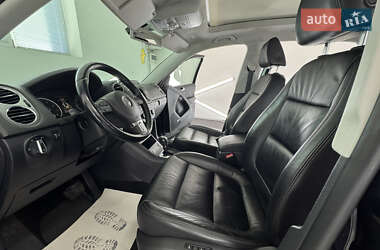 Внедорожник / Кроссовер Volkswagen Tiguan 2011 в 