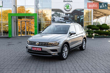 Внедорожник / Кроссовер Volkswagen Tiguan 2017 в Луцке