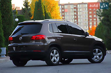 Внедорожник / Кроссовер Volkswagen Tiguan 2012 в Шостке