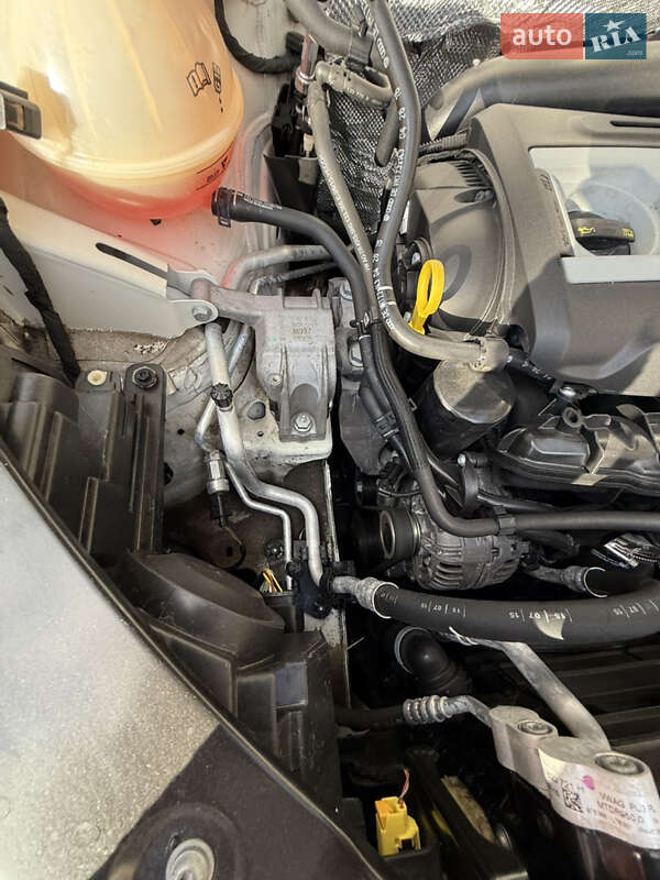 Внедорожник / Кроссовер Volkswagen Tiguan 2015 в Стрые