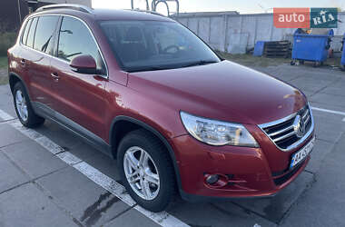 Внедорожник / Кроссовер Volkswagen Tiguan 2010 в Киеве
