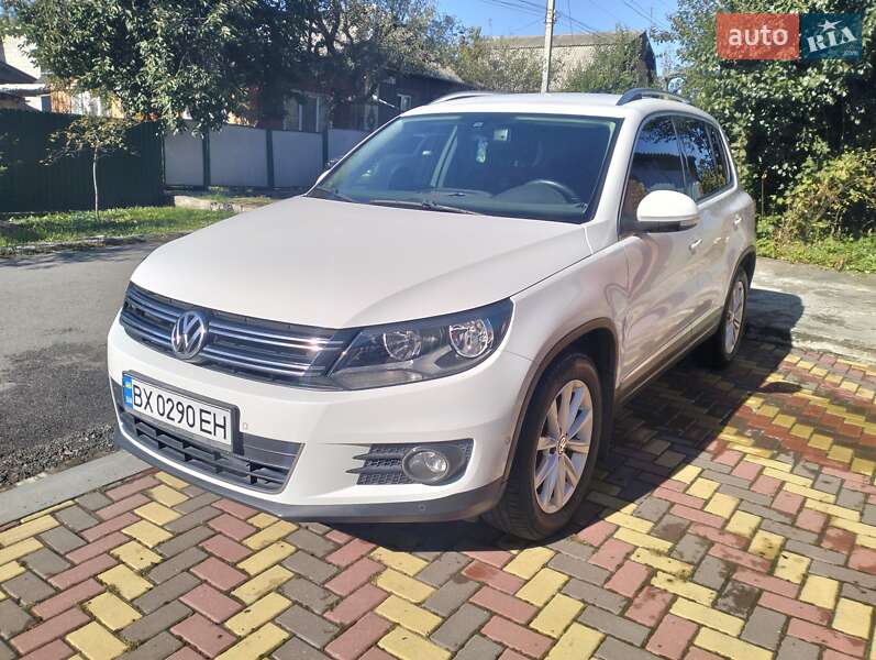 Внедорожник / Кроссовер Volkswagen Tiguan 2015 в Хмельницком