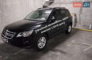 Позашляховик / Кросовер Volkswagen Tiguan 2010 в Києві