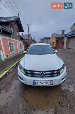 Внедорожник / Кроссовер Volkswagen Tiguan 2015 в Черновцах