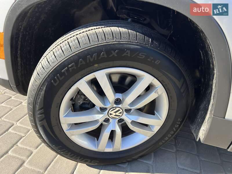 Внедорожник / Кроссовер Volkswagen Tiguan 2012 в Киеве