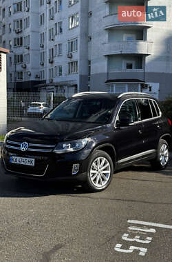 Позашляховик / Кросовер Volkswagen Tiguan 2016 в Києві