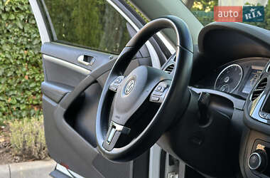 Внедорожник / Кроссовер Volkswagen Tiguan 2013 в 