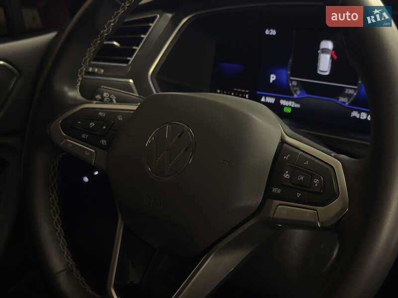 Внедорожник / Кроссовер Volkswagen Tiguan 2022 в Николаеве