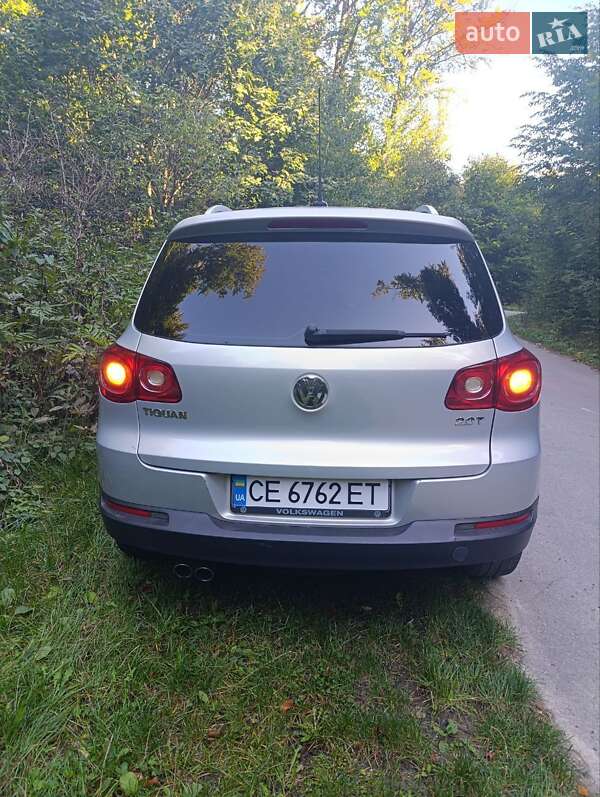 Внедорожник / Кроссовер Volkswagen Tiguan 2010 в Черновцах