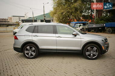 Внедорожник / Кроссовер Volkswagen Tiguan 2019 в 