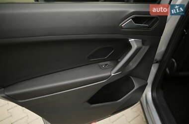 Внедорожник / Кроссовер Volkswagen Tiguan 2019 в 