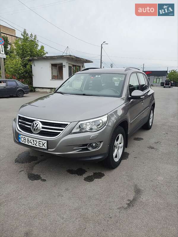 Позашляховик / Кросовер Volkswagen Tiguan 2009 в Чернігові