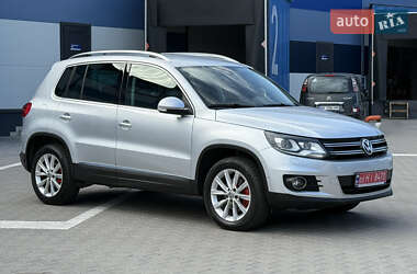 Внедорожник / Кроссовер Volkswagen Tiguan 2015 в Ровно