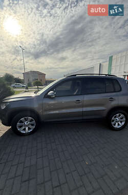 Внедорожник / Кроссовер Volkswagen Tiguan 2009 в Ужгороде