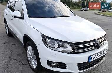 Позашляховик / Кросовер Volkswagen Tiguan 2015 в Києві