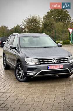 Внедорожник / Кроссовер Volkswagen Tiguan 2017 в Львове
