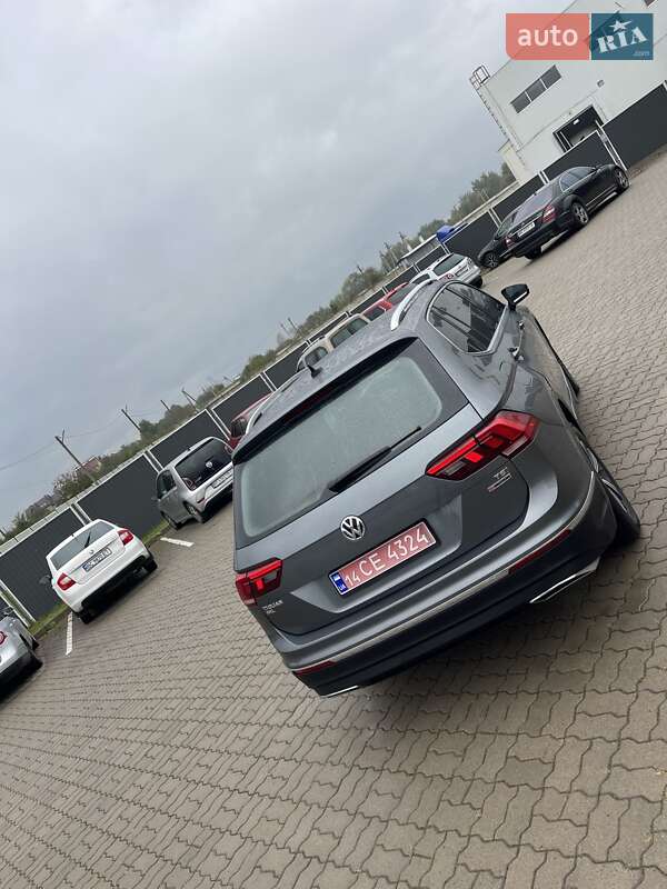 Позашляховик / Кросовер Volkswagen Tiguan 2017 в Львові