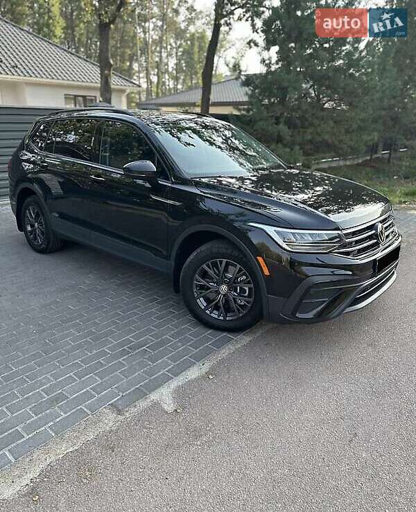 Внедорожник / Кроссовер Volkswagen Tiguan 2022 в Киеве