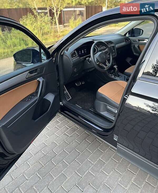 Внедорожник / Кроссовер Volkswagen Tiguan 2022 в Киеве