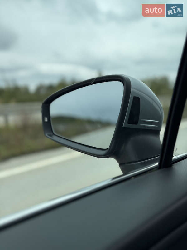 Внедорожник / Кроссовер Volkswagen Tiguan 2020 в Житомире