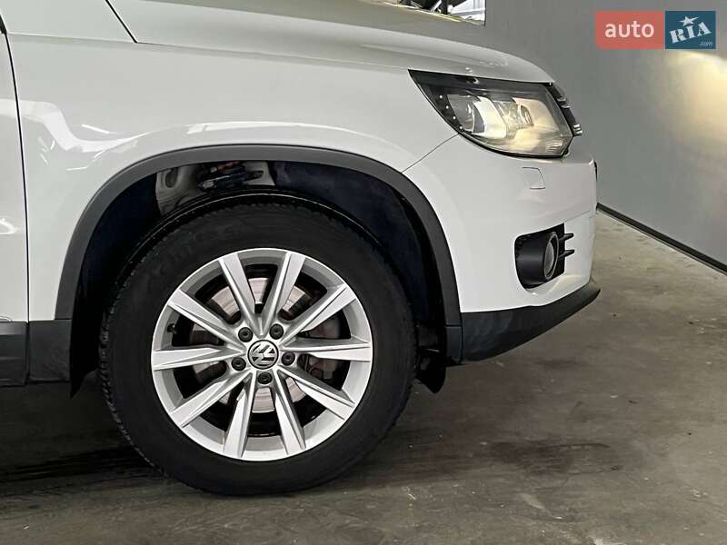 Позашляховик / Кросовер Volkswagen Tiguan 2016 в Одесі