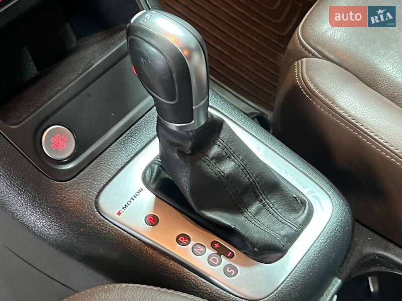 Позашляховик / Кросовер Volkswagen Tiguan 2016 в Одесі