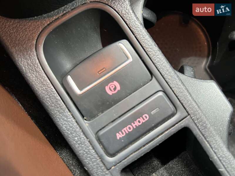 Позашляховик / Кросовер Volkswagen Tiguan 2016 в Одесі