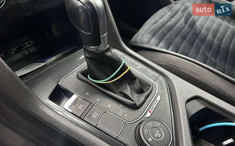 Внедорожник / Кроссовер Volkswagen Tiguan 2018 в Черновцах