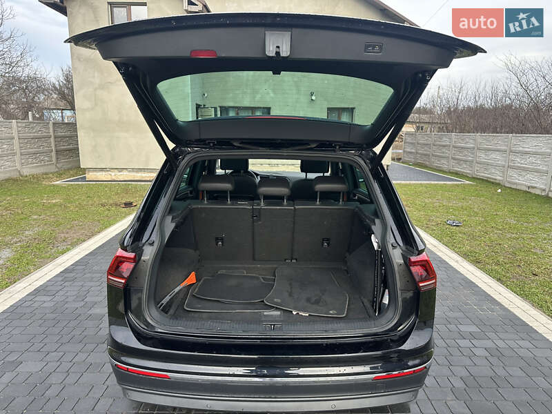 Внедорожник / Кроссовер Volkswagen Tiguan 2016 в Коростене