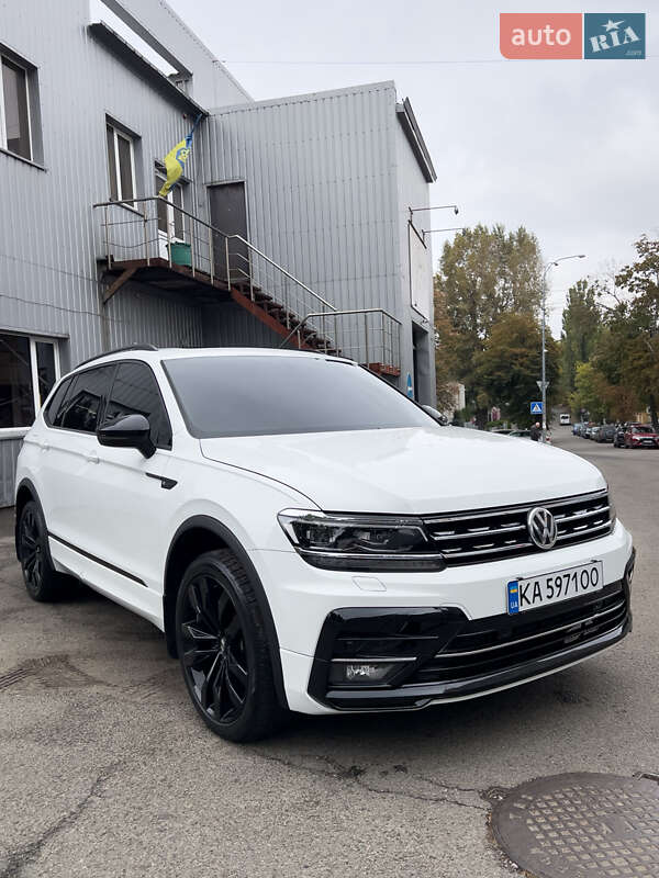 Внедорожник / Кроссовер Volkswagen Tiguan 2021 в Киеве