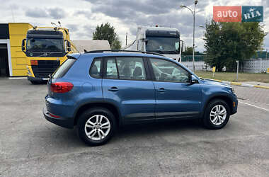 Внедорожник / Кроссовер Volkswagen Tiguan 2016 в 