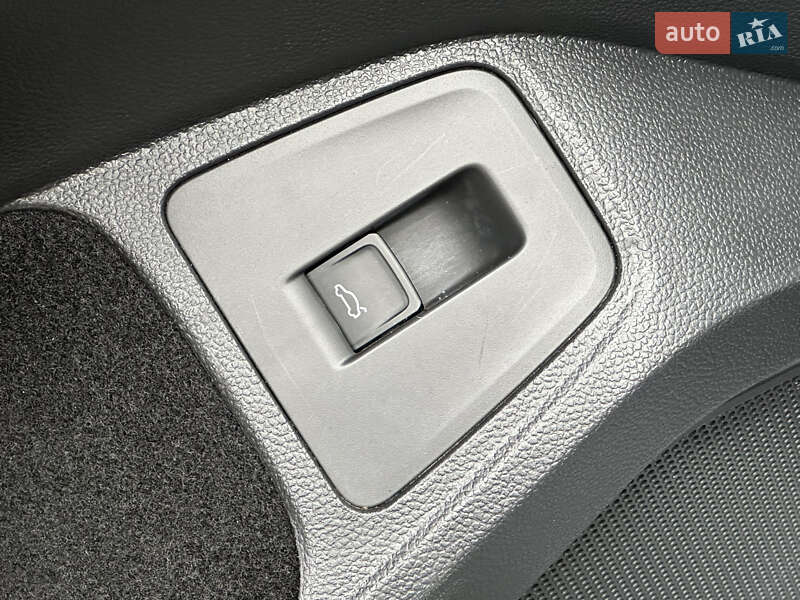 Внедорожник / Кроссовер Volkswagen Tiguan 2019 в Одессе