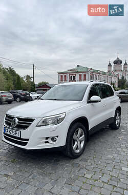 Позашляховик / Кросовер Volkswagen Tiguan 2010 в Києві