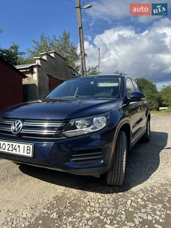 Внедорожник / Кроссовер Volkswagen Tiguan 2016 в Ужгороде