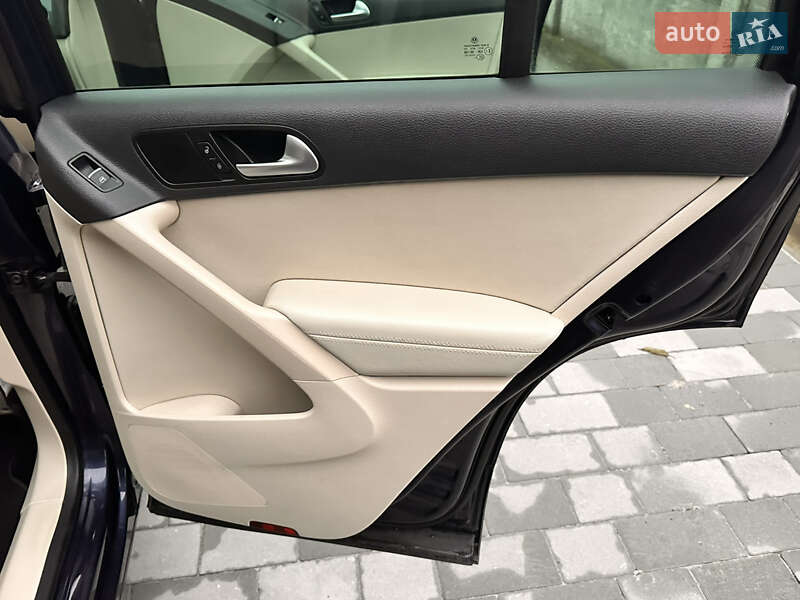 Внедорожник / Кроссовер Volkswagen Tiguan 2016 в Львове фото 38 Внедорожник / Кроссовер Volkswagen Tiguan 2016 в Львове