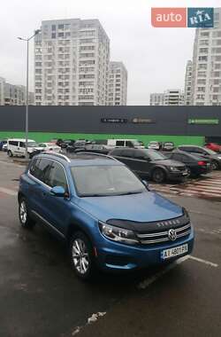 Позашляховик / Кросовер Volkswagen Tiguan 2016 в Києві