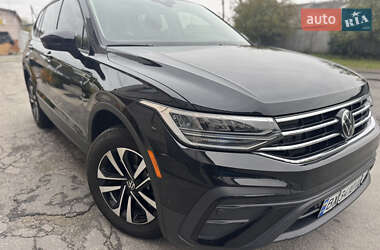 Внедорожник / Кроссовер Volkswagen Tiguan 2023 в Полонном