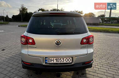 Внедорожник / Кроссовер Volkswagen Tiguan 2010 в 
